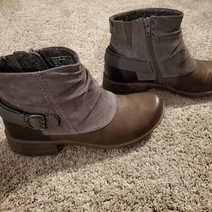 Gently used Earth Origins brown boots